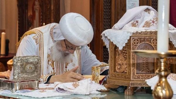الأنبا أرساني يرسم 13 شماسًا جديدًا بكاتدرائية السيدة العذراء بأمستردام