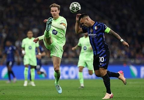 ديكو يحسم الجدل حول اهتمام برشلونة بلاوتارو ويكشف موقف إنتر ميلان