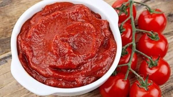 احذر ارتجاع المريء.. متى تسبب الطماطم الحموضة وحرقة المعدة؟