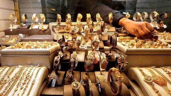 أسعار الذهب الآن بعد قرار الفيدرالي الأمريكي.. كم وصل عيار 21 والجنيه؟