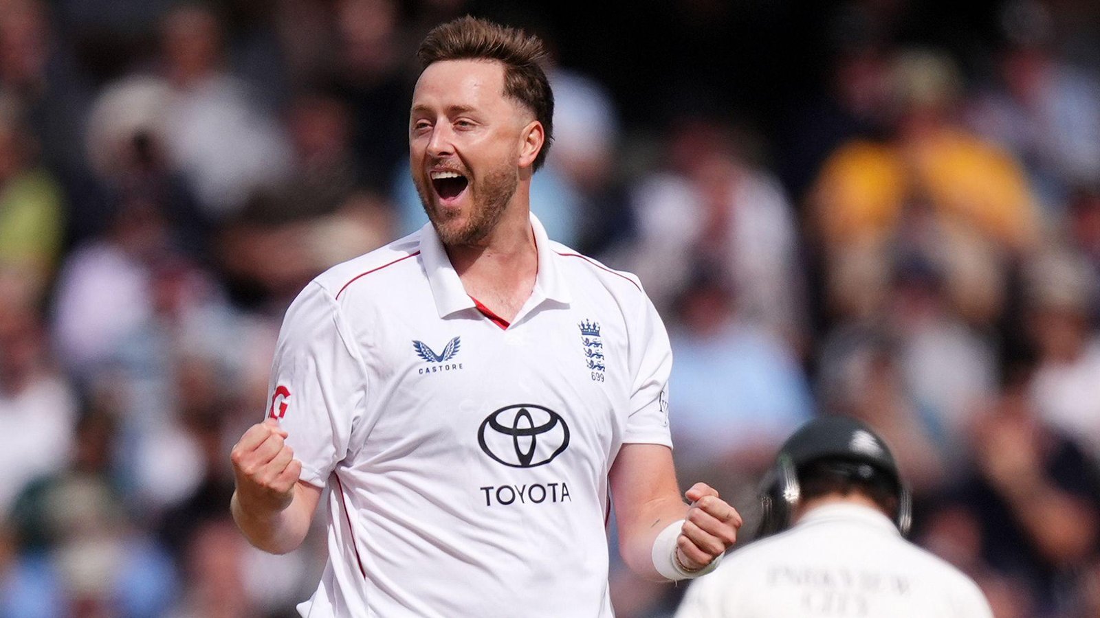 'Exceptional' Robinson hailed...