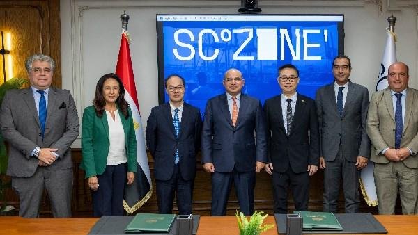 اقتصادية قناة السويس تبحث فرص الاستثمار مع وفد مجلس تنمية تجارة هونج كونج .. تفاصيل