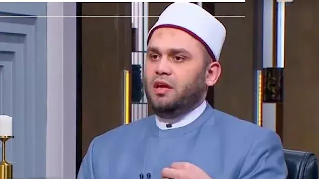 هل تقتصر القراءة في الصلاة برو...