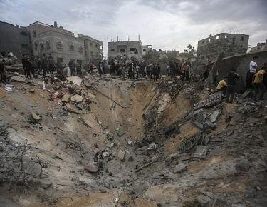 شهيد ومصابون في غارة للاحتلال على مواصي خان يونس جنوب غزة