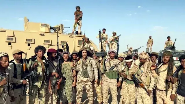 الجيش اليمني يعلن تدمير مركبات...