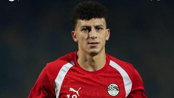 دقائق كلفت مبلغًا ضخمًا.. كم سيدفع الأهلي مقابل مشاركة علي محمود مع منتخب مصر؟