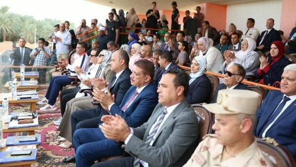 أخبار الوادي الجديد: المحافظ تشهد احتفال العيد القومي الـ«67» للمحافظة.. وتفتتح عددًا من المشروعات