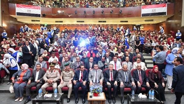 محافظ قنا يشهد احتفالية «مجمع الإعلام وقصر الثقافة» بالذكرى الـ53 لانتصارات أكتوبر المجيدة.. صور