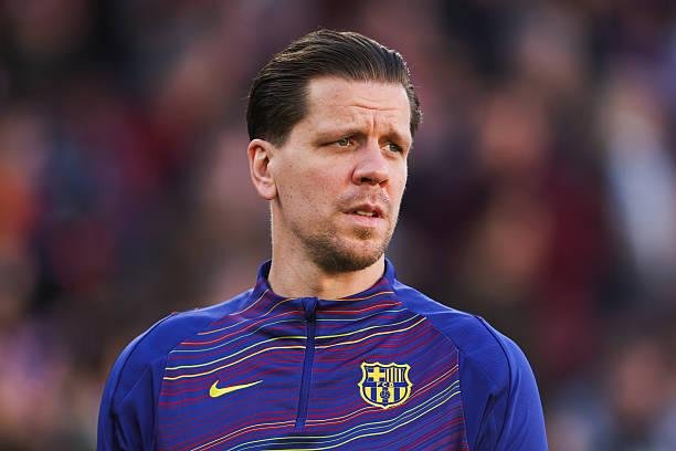 تشيزني يتراجع بسباق «الحارس الثاني» في برشلونة