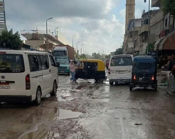 أولى بشائر الخريف.. أمطار خفيفة تتساقط على أبو قير شرقي الإسكندرية