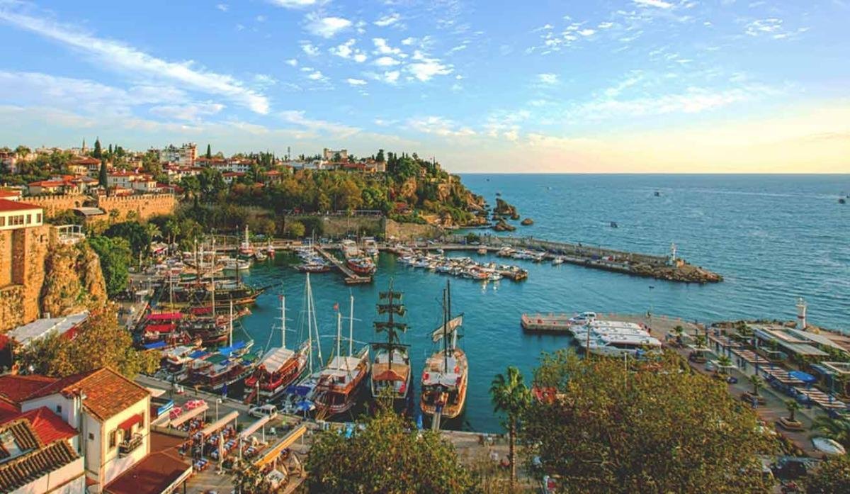 صادرات تركيا تتجاوز 25.6 مليار...
