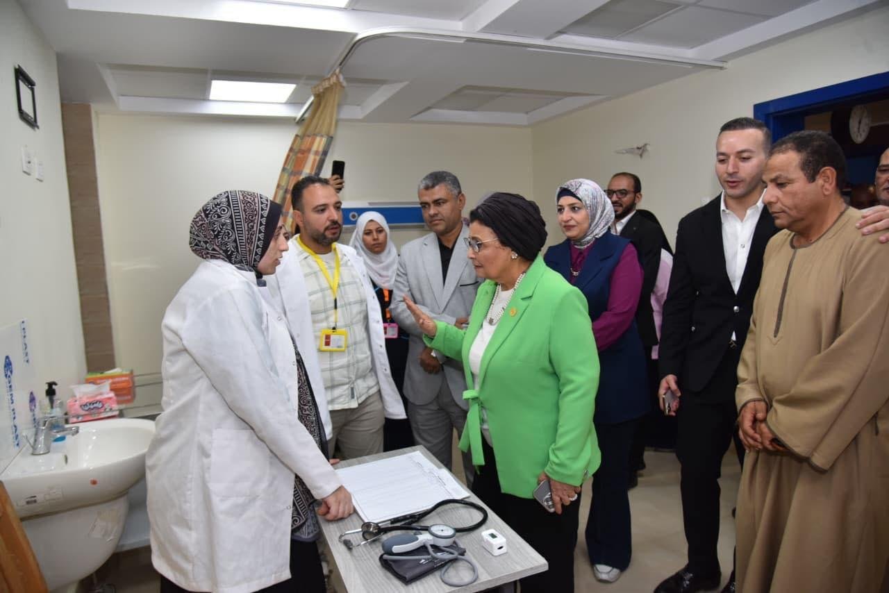 نائب وزير الصحة تجري جولة ميدانية بالمنيا لمتابعة تطوير خدمات صحة الأم والطفل