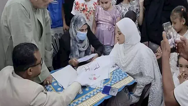 أول عقد قران.. زينب حمدي أول م...