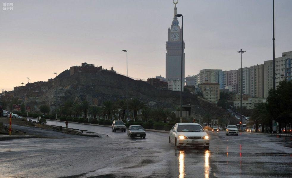 طقس السعودية.. أمطار رعدية ورياح نشطة مثيرة للأتربة والغبار على 6 مناطق