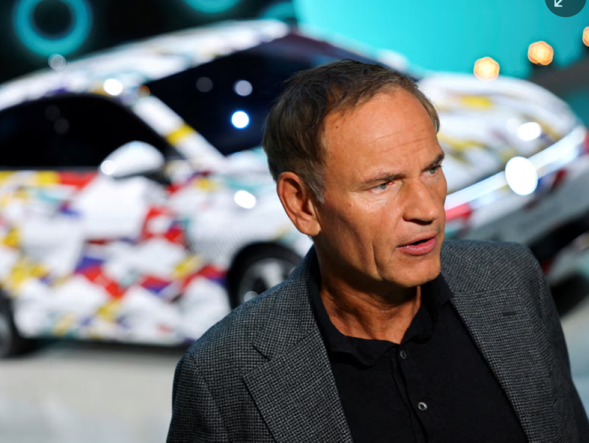 Volkswagen CEO, labour boss di...