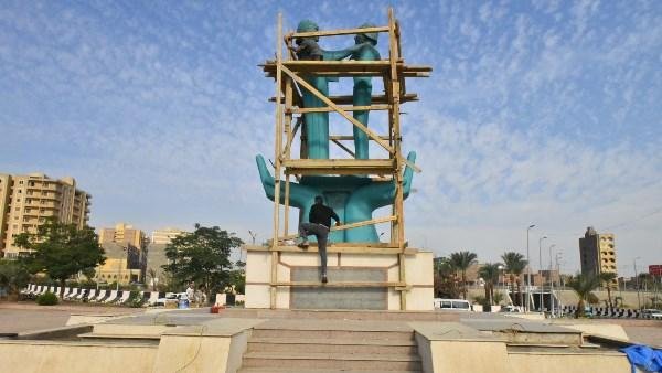 محافظ أسيوط يتابع أعمال تطوير ميدان "أم البطل" لتحويله إلى متنفس للمواطنين