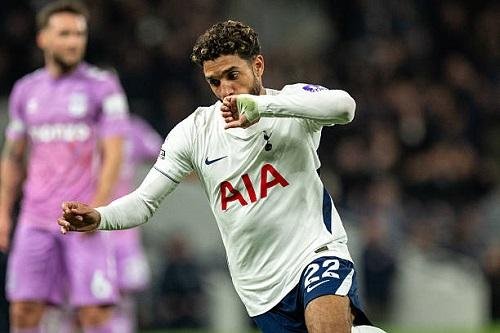 مرموش يقود هجوم توتنهام أمام كريستال بالاس