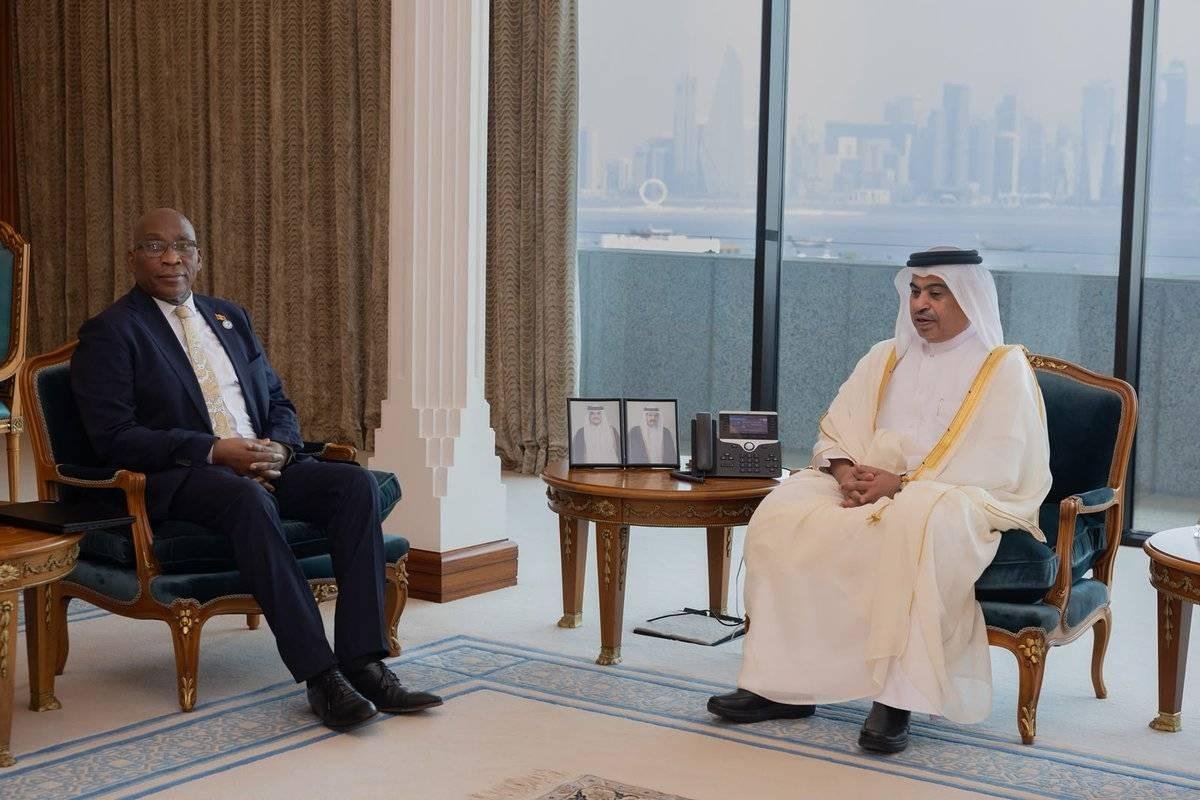 Al-Kuwari meets foreign minist...