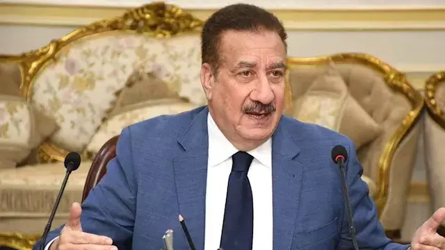 "المخالفات في كل مكان".. محافظ بورسعيد يستبعد عاملين بإدارة إشغالات الزهور