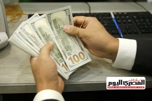 انخفاض سعر الدولار.. كم سجلت أ...