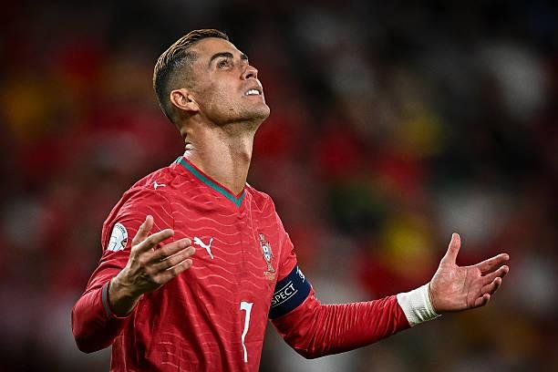 رونالدو.. أسطورة البرتغال التي تواصل مطاردة الهدف الألف
