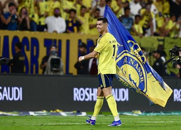 رونالدو يترقب قرار الجهاز الطب...