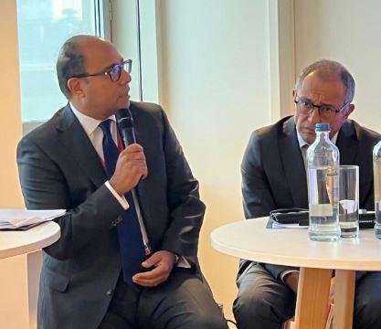 السفير أحمد أبو زيد يستعرض رؤية مصر لتعزيز الربط بين ضفتي البحر المتوسط أمام المؤتمر الأوروبي للنقل