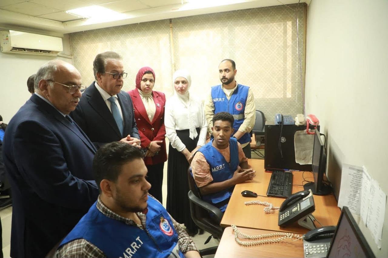 وزير الصحة يتفقد مركز الخدمات الطارئة 137 ويؤكد أهمية سرعة الاستجابة لاحتياجات المواطنين
