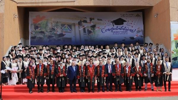 جامعة بنها تحتفل بتخرج أول دفعة من طلاب كلية العلاج الطبيعي