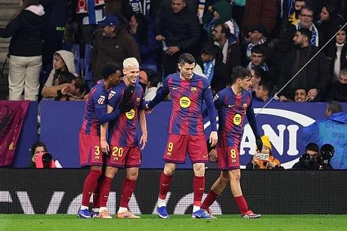 برشلونة يحل ضيفا على ريال بيتيس في مواجهة قوية بالدوري الإسباني