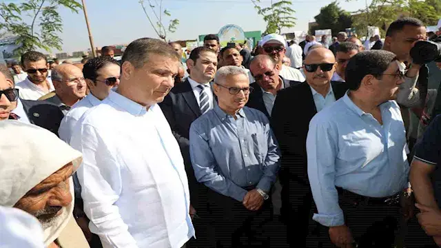 محافظ بني سويف يستقبل وزير الز...