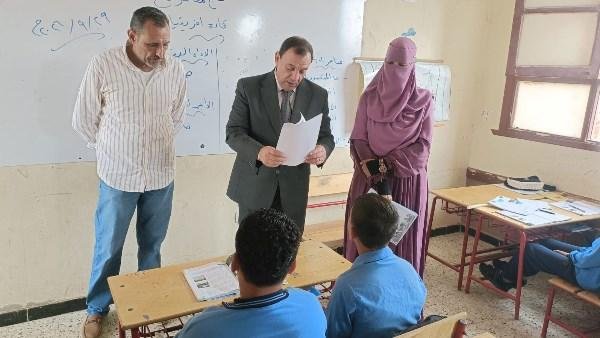 مدير تعليم بني سويف يتابع انتظام الدراسة بمدارس إدارتي بني سويف وناصر