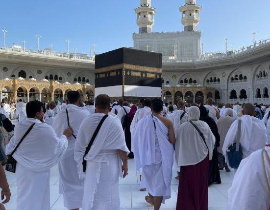 لجان وزارة السياحة تتابع تنفيذ برامج العمرة في أراضي الحرمين الشريفين