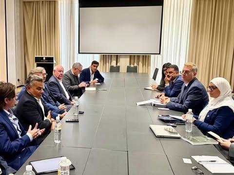 وزير البترول يشارك في اجتماع ا...