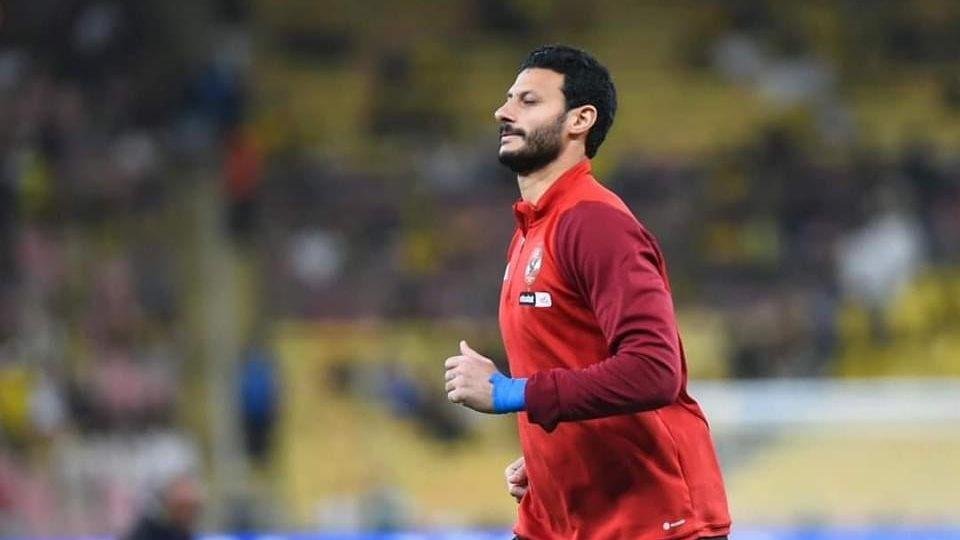 تمثيلية على الحارس.. أمير هشام: أحد المقربين من الشناوي تسبب في غضب حسام حسن