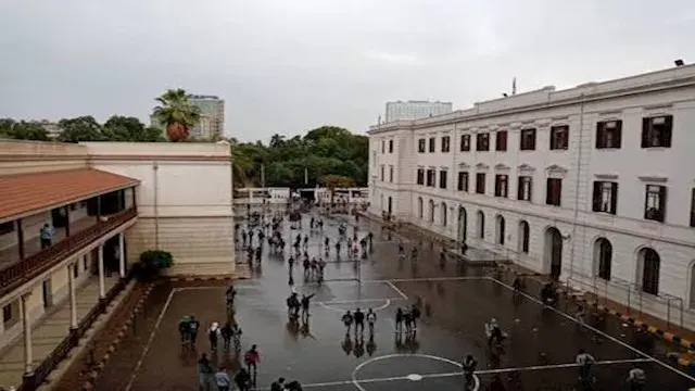 خاص.. حقيقة منع طالب السعيدية من دخول المدرسة بسبب "الشبشب"