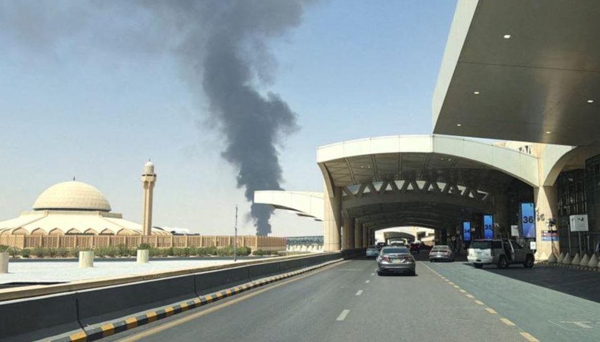 الحوثيون يدعون استهداف مطار الرياض مجددا بصاروخ باليستي