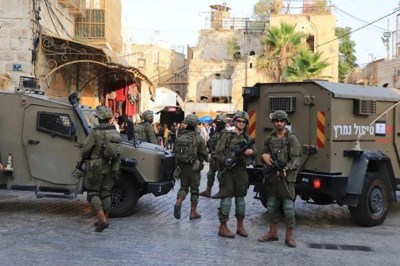 جيش الاحتلال الإسرائيلي يقتحم بلدة بدو ويحاصر مسجدا شمال غربي القدس