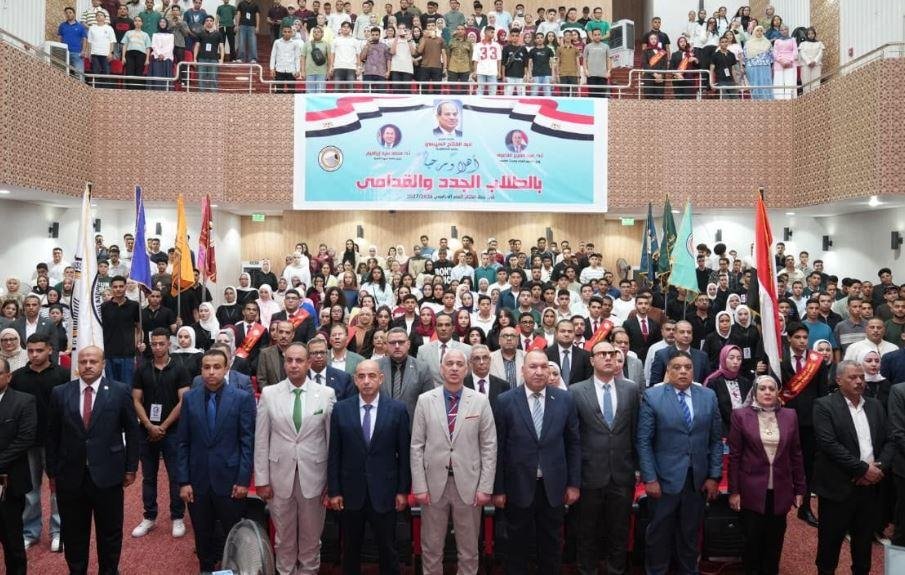 رئيس جامعة أسيوط الأهلية للطلاب: استثمروا سنواتكم الجامعية في اكتساب العلم والمعرفة والمهارات