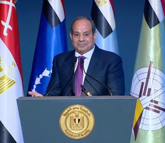 الرئيس السيسي: السادات اتخذ إجراءات للإصلاح الاقتصادي بعد حرب 73 وزود بعض الأسعار
