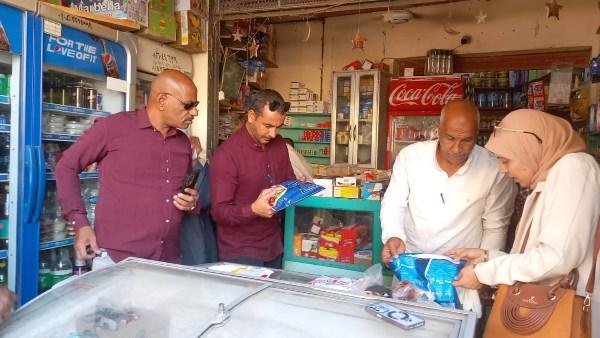 ضبط سلع غير صالحة للاستهلاك ومواد بترولية ودقيق مدعم قبل تهريبها في أسيوط
