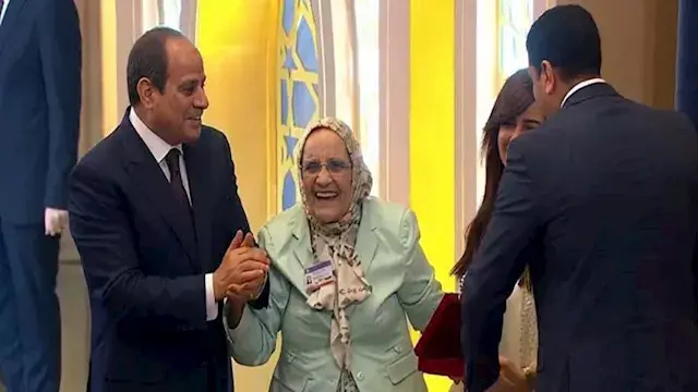 كرمها الرئيس السيسي.. قصة مُسن...