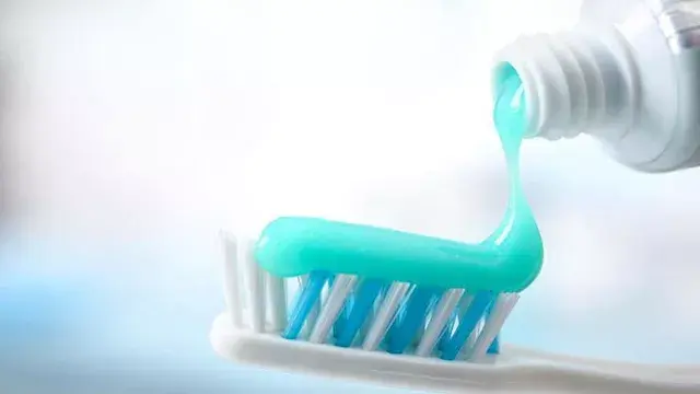 كيف تختار معجون الأسنان المناسب؟.. مكونات مهمة يجب الانتباه إليها