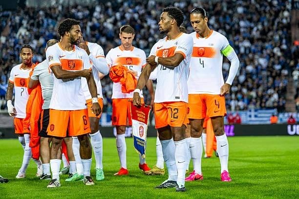 فان دايك يقود تشكيل هولندا أمام صربيا في دوري الأمم الأوروبية