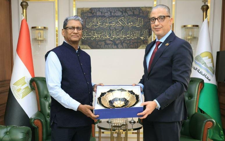 محافظ الجيزة يبحث مع سفير الهند بالقاهرة سبل تعزيز التعاون المشترك