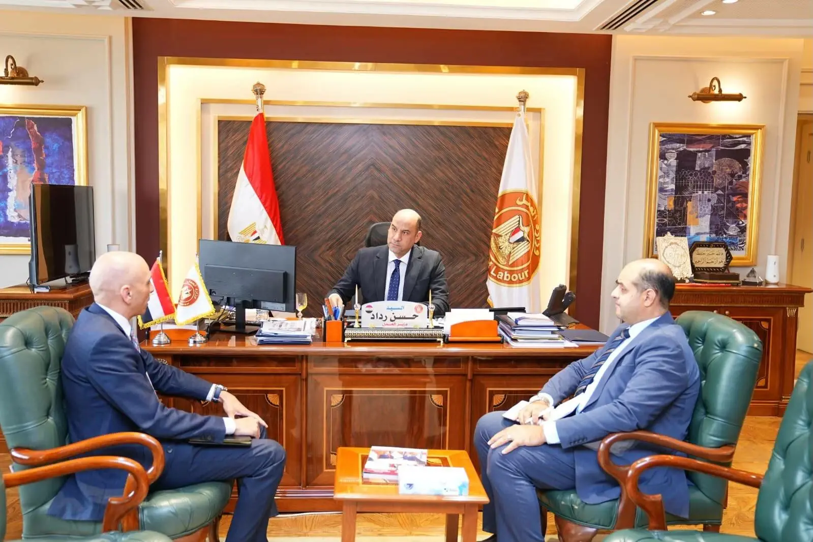 وزير العمل يلتقي السفير المصري الجديد لدى لبنان لبحث ملفات التعاون المشترك وأوضاع العمالة المصرية