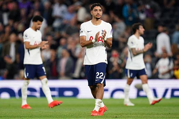 لاعب توتنهام السابق: هل تعاقدنا مع مرموش أم شقيقه؟