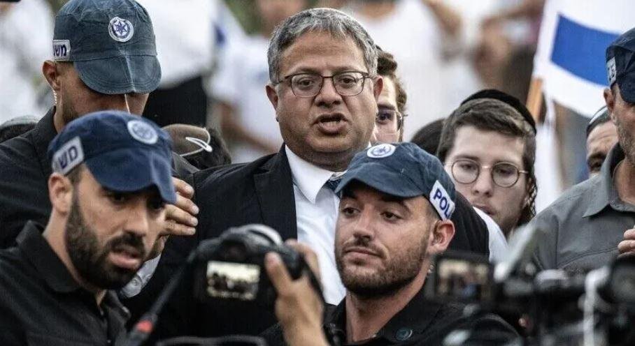 فيديو.. بن غفير يقتحم ساحة حائط البراق بالقدس المحتلة وسط حراسة أمنية مشددة