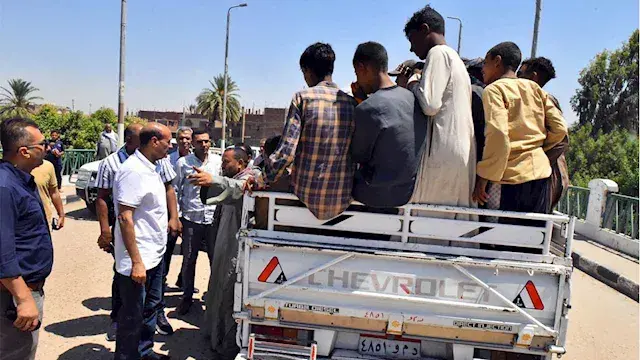 منع كارثة ووفر لهم أتوبيساً.....