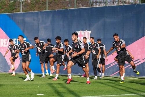 الأهلي يختتم تدريبه في برشلونة...